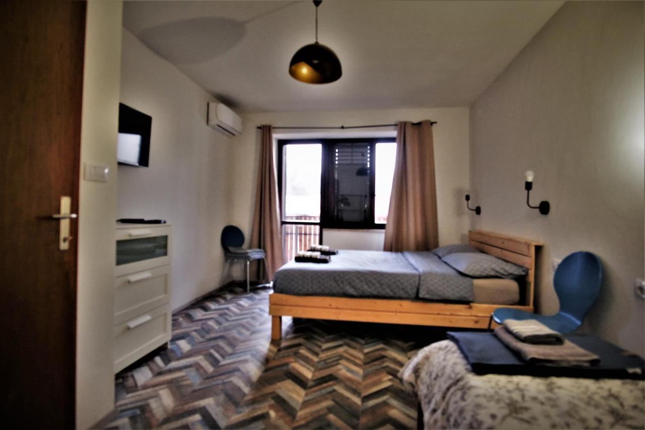 Old Square House - Hisa Na Starem Trgu Appartement Tolmin Buitenkant foto